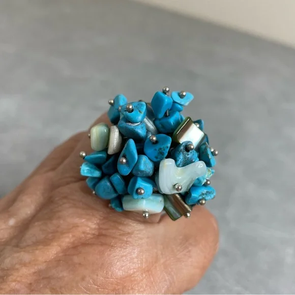 Blue and White Cluster Statement Ring with Organic Design - Picture 4 of 9